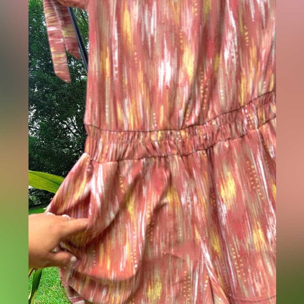 Romper w/pockets - Picture 4 of 5